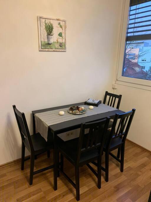 Charmante Wohnung In St. Peter. Graz Exterior foto
